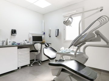materiel centre dentaire marseille 13012